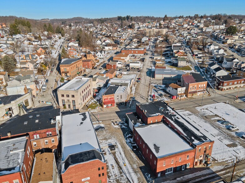 More Photos Of 114 E Lincoln Ave, Mc Donald General Retail For Sale