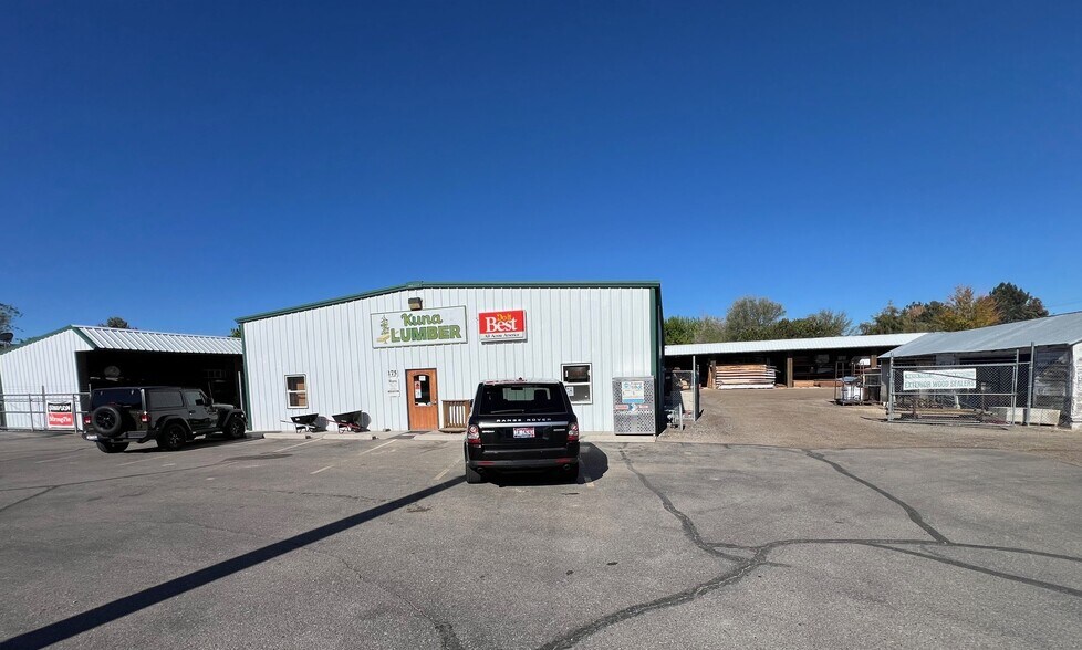 More Photos Of 175 S School Ave, Kuna Freestanding For Sale