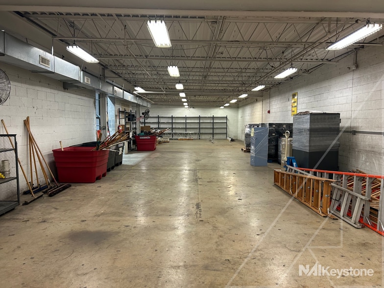 More Photos Of 475 Riverfront Dr, Reading Manufacturing For Lease