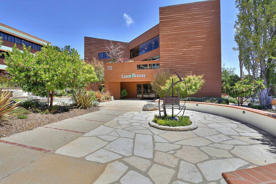 More Photos Of 70 Garden Ct, Monterey Medical For Lease