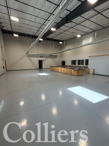 More Photos Of 805 Parkcentre Way, Nampa Warehouse For Lease