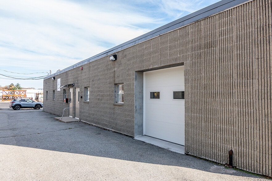 More Photos Of 8-14 Dyerville Ave, Johnston Warehouse For Lease