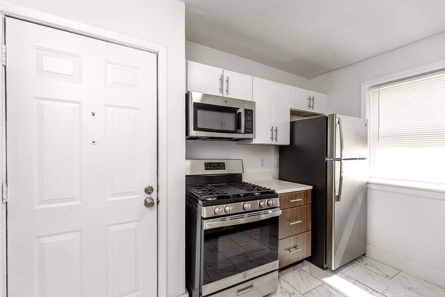 More Photos Of 170 N Hollywood St, Memphis Apartments For Sale