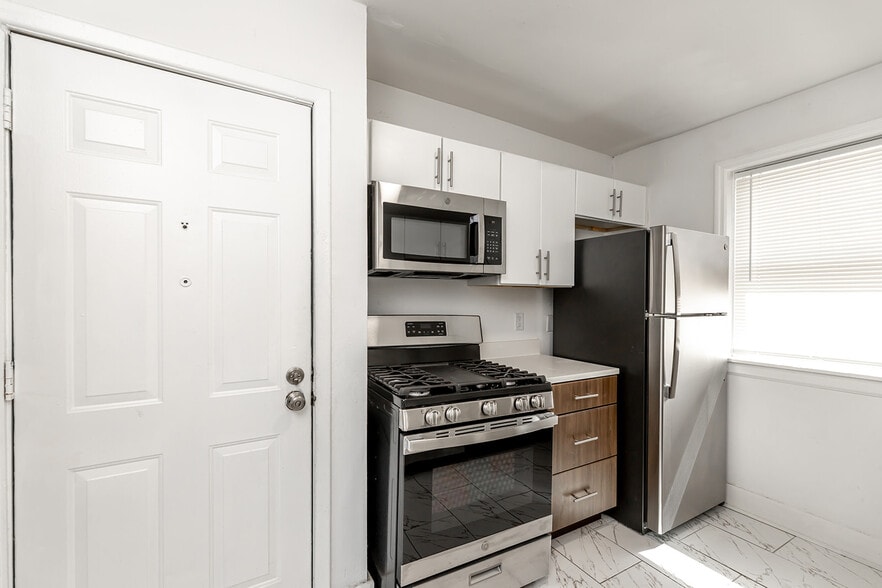 More Photos Of 170 N Hollywood St, Memphis Apartments For Sale