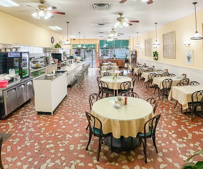 More Photos Of 226 E Main St, Bennettsville Storefront For Sale