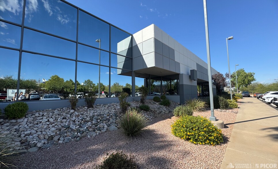 More Photos Of 3700-3716 E Columbia St, Tucson Research And Development For Lease