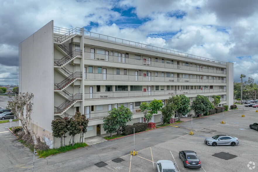 More Photos Of 1125 E 17th St, Santa Ana Unknown For Lease