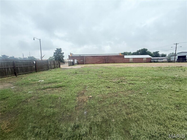 More Photos Of 0 First and Cedar St, Kennett Land For Sale