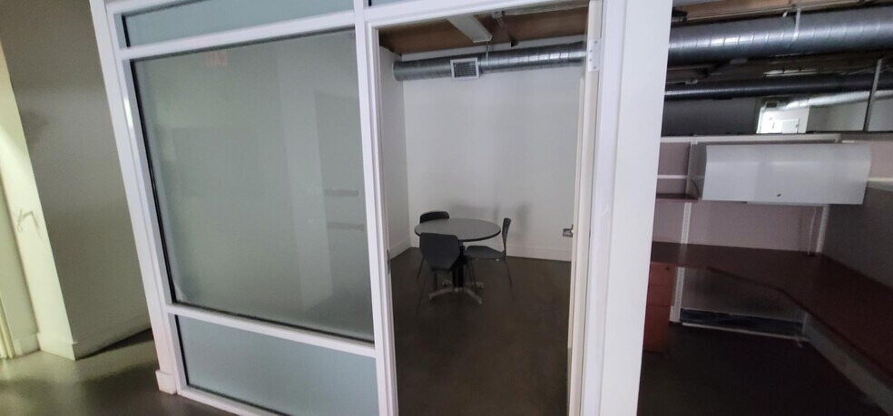 More Photos Of 4947 31st St, Long Island City Warehouse For Lease