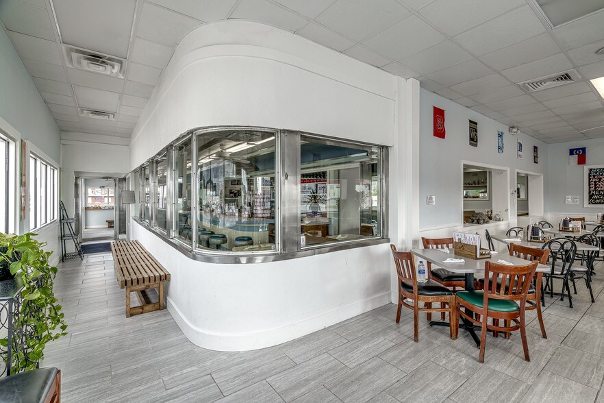 More Photos Of 100 E Fort Macon Rd, Atlantic Beach Restaurant For Sale