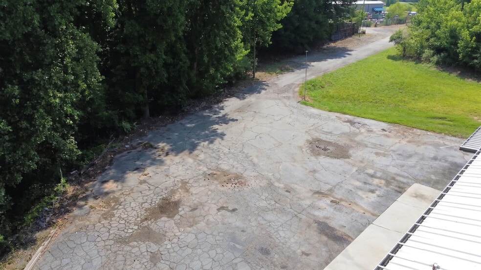 More Photos Of 2395 Highway 92, Acworth Warehouse For Sale