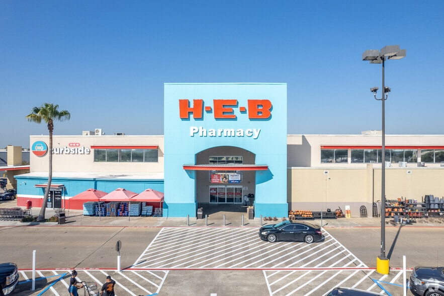 More Photos Of 1818 FM 646, League City Unknown For Lease