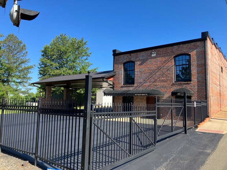 More Photos Of 157 N Main St, Bostic Office For Sale