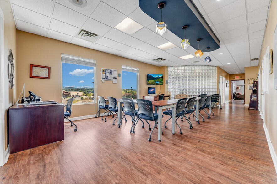 More Photos Of 601 Venture Dr, Morgantown Freestanding For Lease