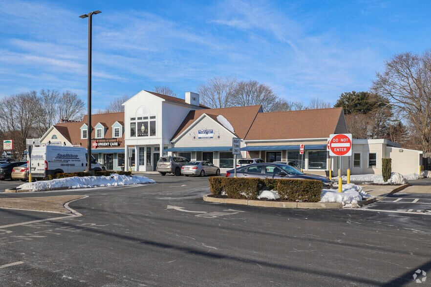 More Photos Of 50 Dodge St, Beverly Storefront For Lease