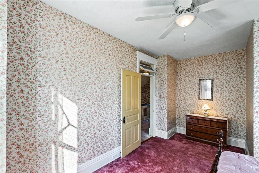 More Photos Of 115 E Broaddus Ave, Bowling Green Apartments For Sale