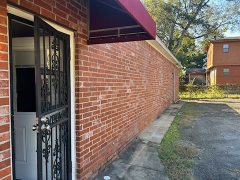 More Photos Of 6709 Wayne Dr, North Little Rock Service For Lease