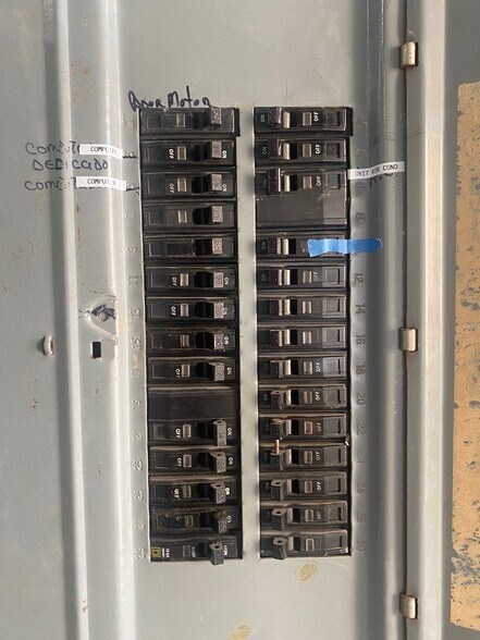 More Photos Of 7801-7889 NW 15th St, Doral Warehouse For Lease