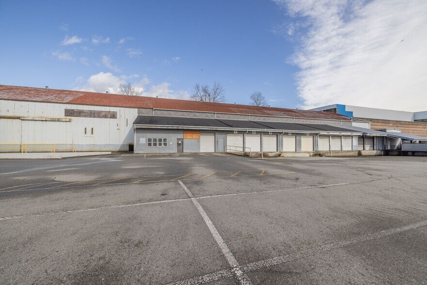 More Photos Of 8410 Main St, Vancouver Warehouse For Lease