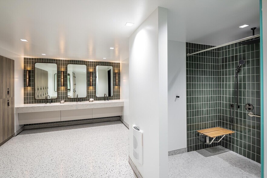 More Photos Of 1700 Broadway, Denver Office For Lease