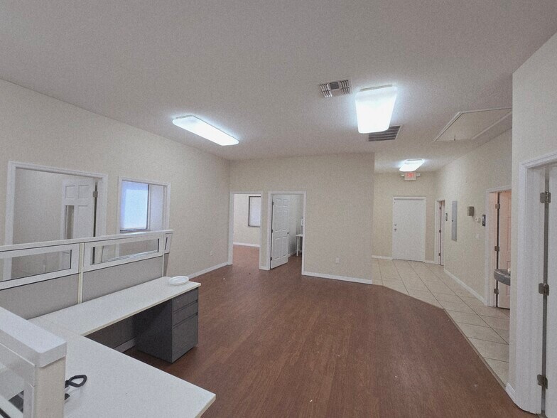 More Photos Of 1708-1718 Lexington Green Ln, Sanford Medical For Sale