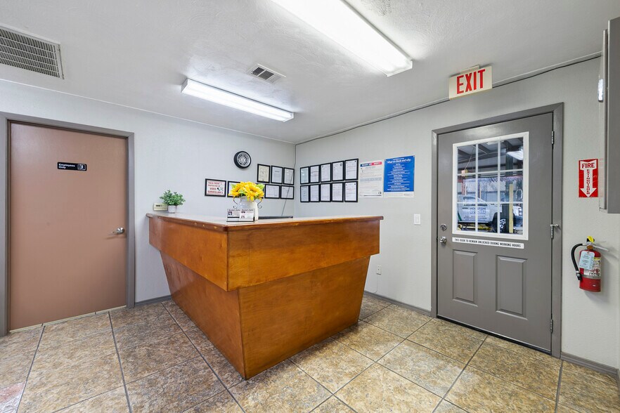 More Photos Of 7215 N Shepherd Dr, Houston Auto Repair For Sale