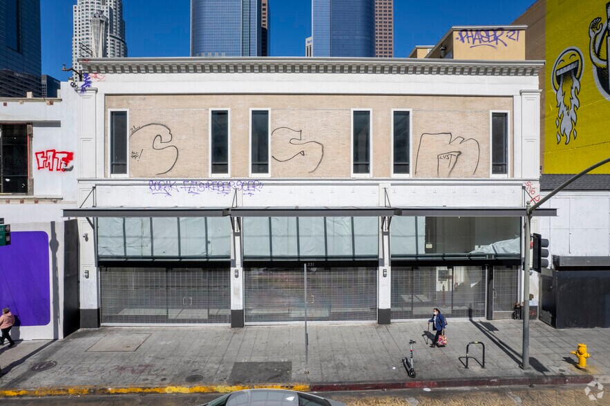 More Photos Of 331 S Broadway, Los Angeles Storefront For Lease