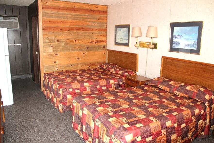 More Photos Of 720 S Main St, Kimball Hotel For Sale