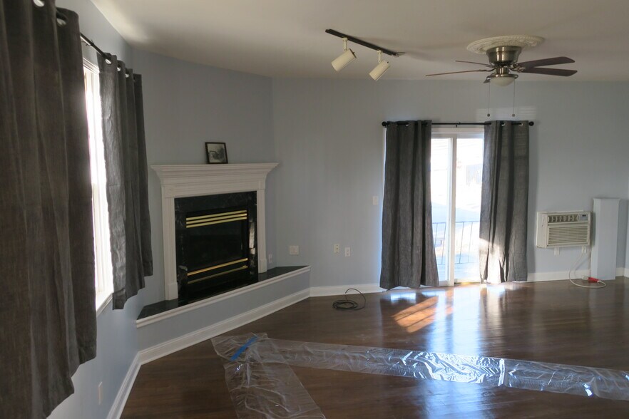 More Photos Of 529 Route 17M, Middletown Storefront Retail Residential For Sale