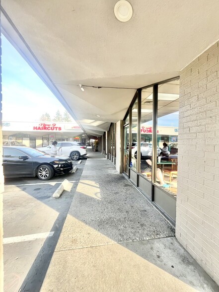 More Photos Of 7810-7890 La Riviera Dr, Sacramento Storefront For Lease