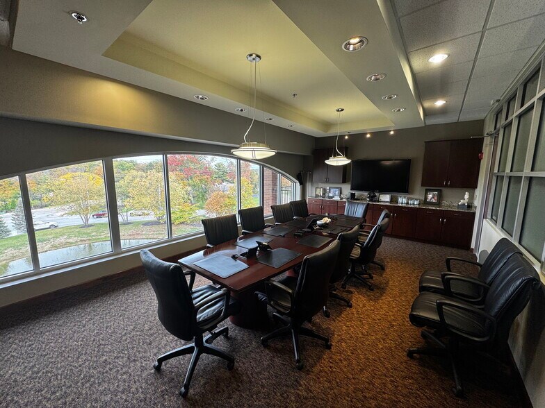 More Photos Of 12500 Reed Hartman Hwy, Cincinnati Office For Lease