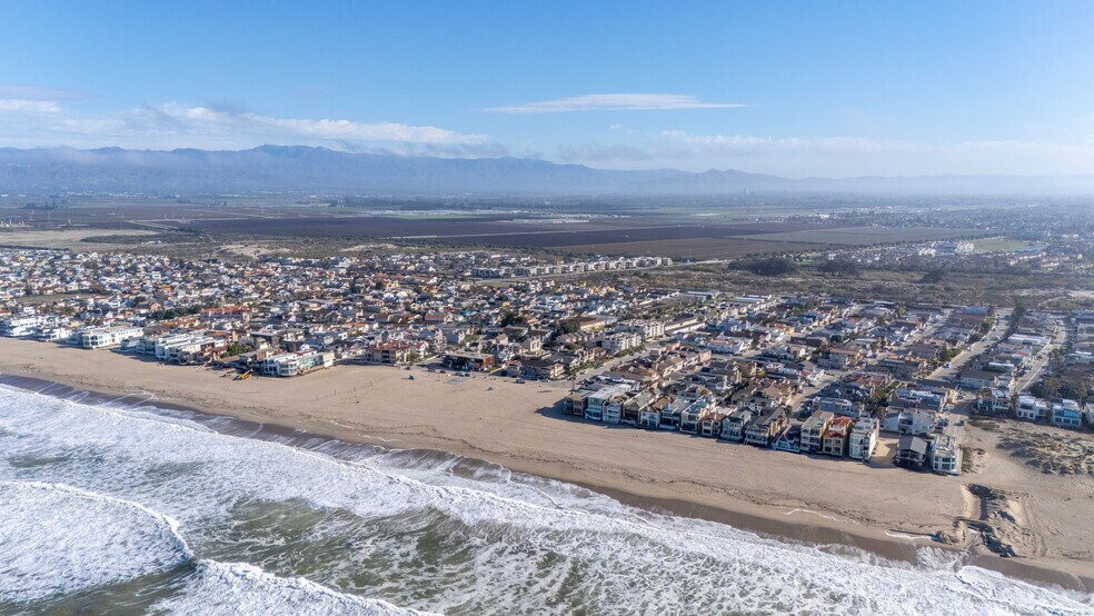 Primary Photo Of 4903 Nautilus St, Oxnard Apartments For Sale