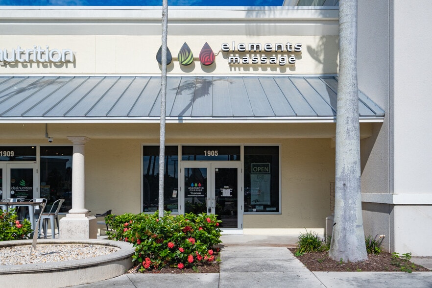 More Photos Of 1905-1917 NW Federal Hwy, Stuart Storefront Retail Office For Lease