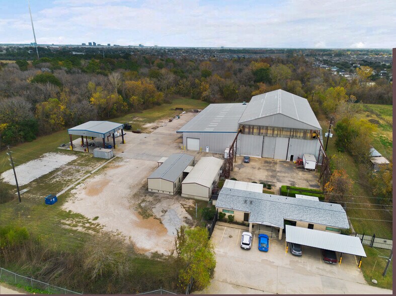 More Photos Of 12050 Proctor St, Houston Warehouse For Lease