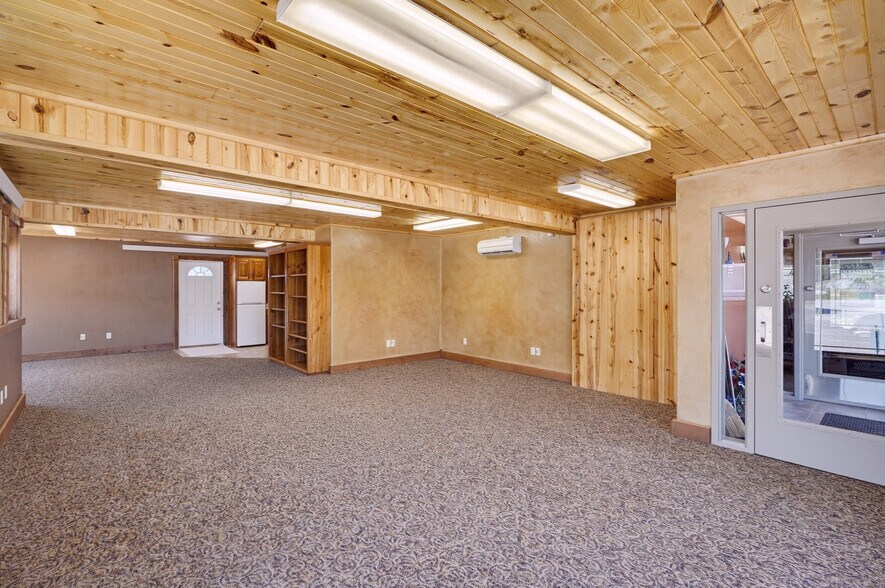 More Photos Of 1100 Mount Rushmore Rd, Custer Flex For Sale