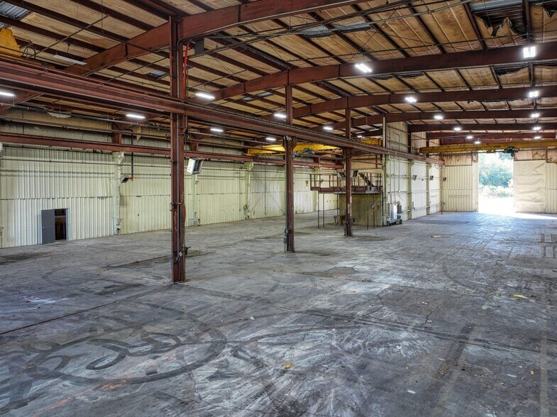 More Photos Of 115 Franklin Rd, Oak Ridge Warehouse For Lease