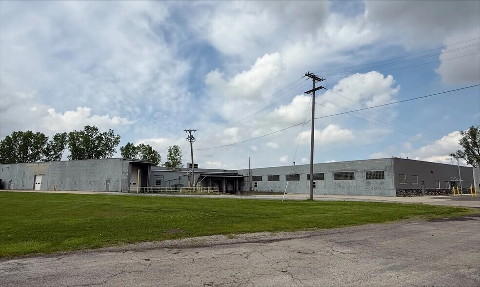 More Photos Of 600 Fillmore St, Napoleon Manufacturing For Lease