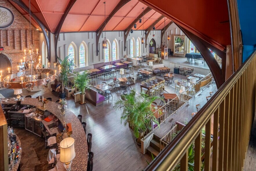 More Photos Of 95 Waterloo St N, Stratford Restaurant For Sale