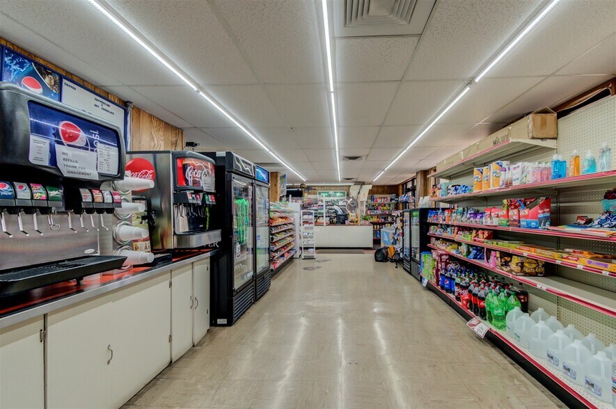 More Photos Of 1705 SW Frank Phillips Blvd, Bartlesville Service Station For Sale