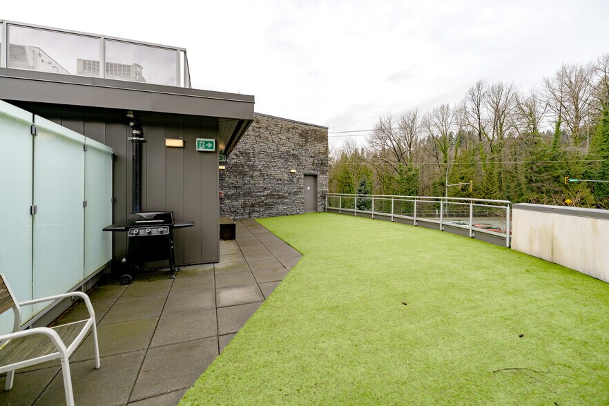 More Photos Of 2580 Capilano Rd, North Vancouver Veterinarian Kennel For Lease