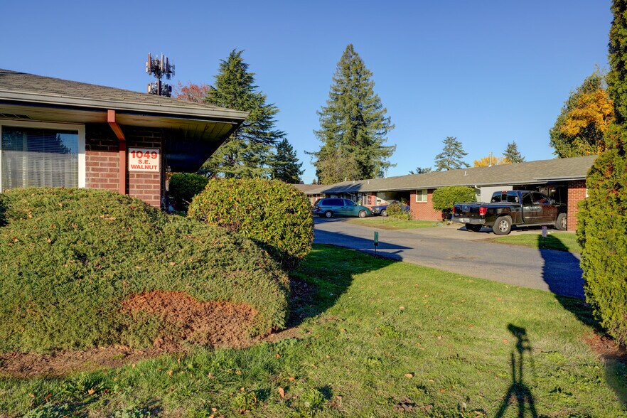 More Photos Of 1049 SE Walnut St, Hillsboro Apartments For Sale