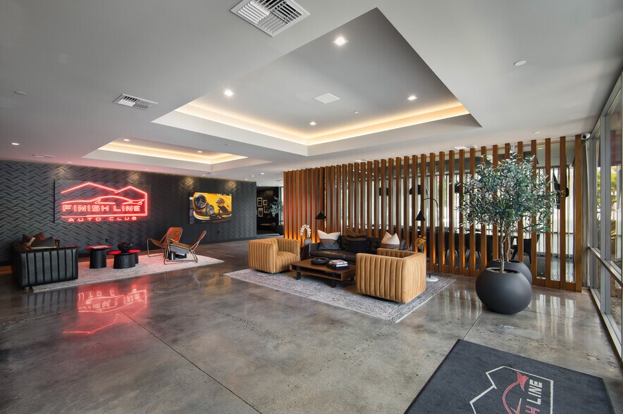 More Photos Of 3080 Airway Ave, Costa Mesa Showroom For Sale