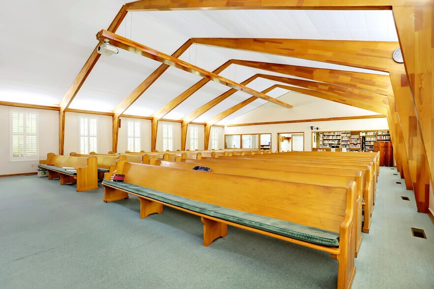 More Photos Of 1792 N Parkway, Memphis Religious Facility For Sale