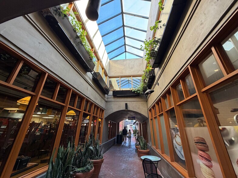 More Photos Of 152 N Glassell St, Orange Storefront Retail Office For Lease