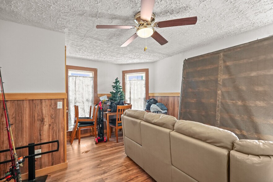 More Photos Of 401 N Main St, Polk General Retail For Sale