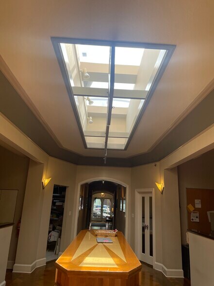 More Photos Of 517-519 11th St SE, Washington Office For Sale