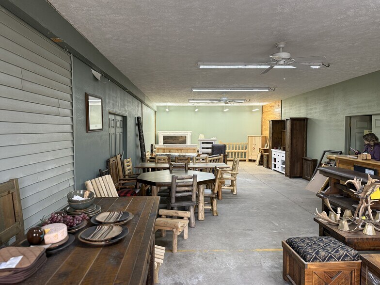 More Photos Of 1 Lakeland Pl, Edmore Manufacturing For Sale