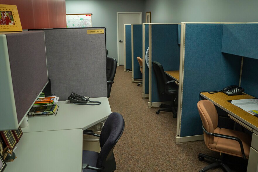 More Photos Of 5078 sunset Blvd, Lexington Medical For Sale