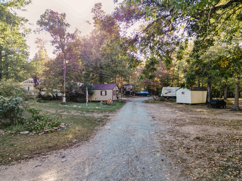 More Photos Of 78 Pebble Mountain Cir, Chuckey Trailer Camper Park For Sale