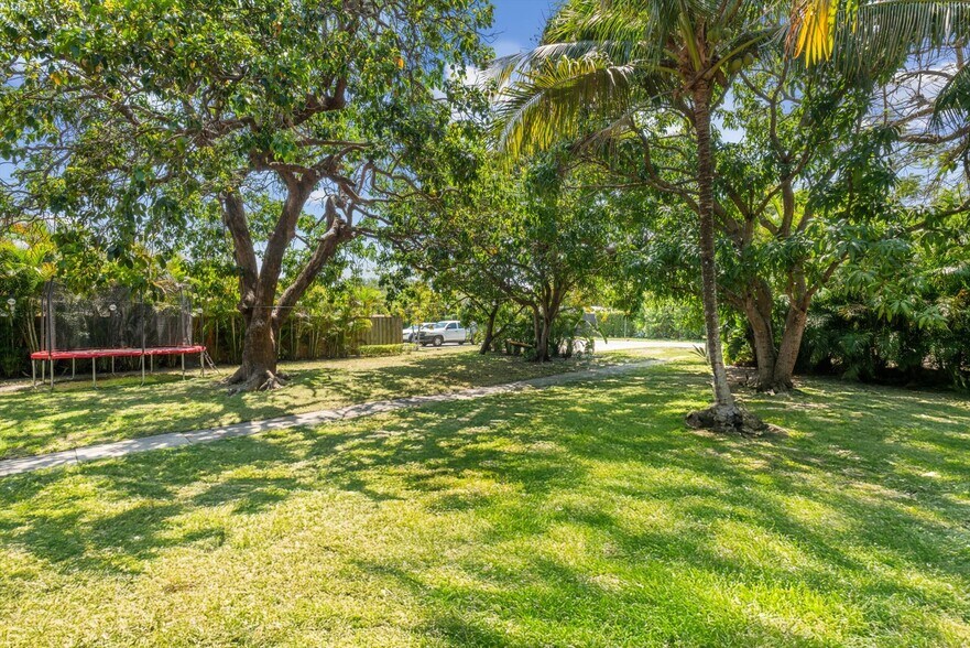 More Photos Of 11105 NE 9th Ave, Biscayne Park Multifamily For Sale